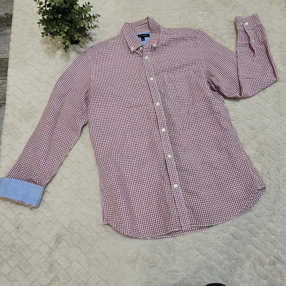 Banana Republic Men's Red & Blue Checked Collared Button-Up Dress Shirt, Size L
